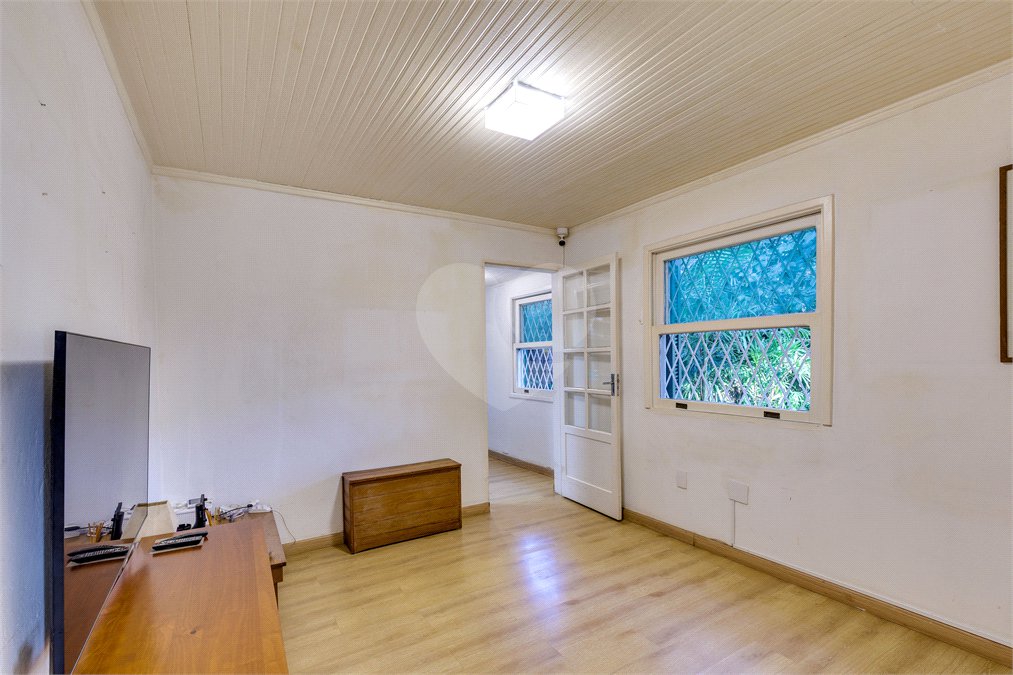 Casa Térrea à venda com 3 suítes em Jardim dos Estados, São Paulo, SP