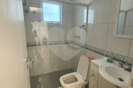 Casa à venda com 5 quartos, sendo 3 suítes, no condomínio Swiss Park, São Bernardo do Campo - SP
