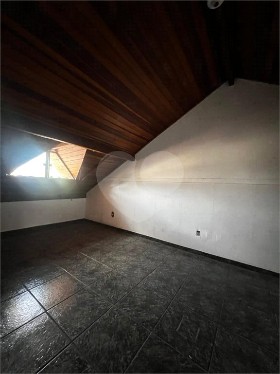 Sobrado à venda com 6 quartos, sendo 4 suítes,  em Vila Oliveira, Mogi das Cruzes, SP
