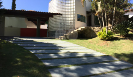 Casa à venda com 4 suítes no condomínio Estância Marambaia, Vinhedo - SP