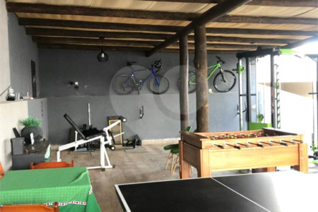 Sobrado à venda com 4 quartos, sendo 2 suítes,  no Centro, Joanópolis, SP