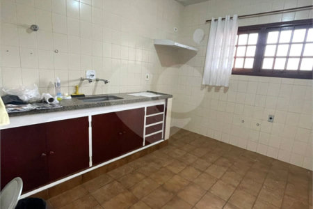Sobrado à venda com 5 quartos, sendo 2 suítes,  em Vila Oliveira, Mogi das Cruzes, SP