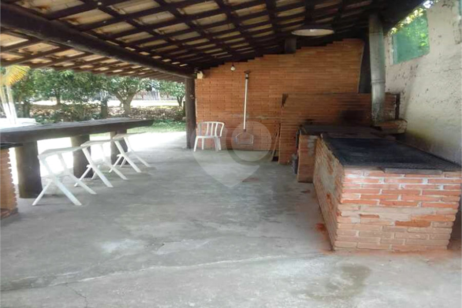 Casa à venda com 6 quartos, sendo 3 suítes, no condomínio Residencial Jardins de Mairiporã I, Mairiporã - SP