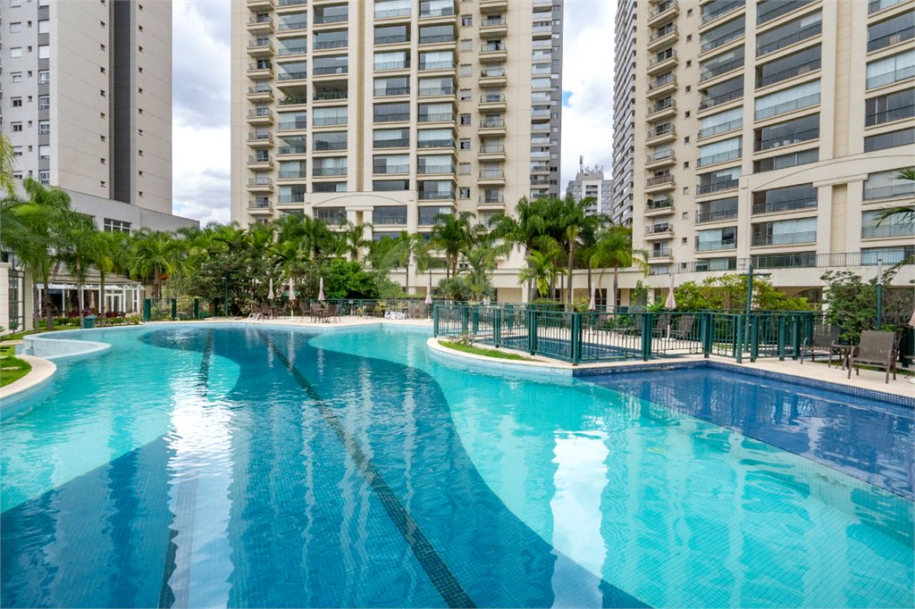 Apartamento à venda com 3 suítes em Brooklin, São Paulo, SP
