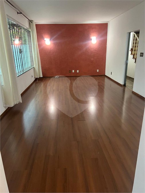 Sobrado à venda com 4 quartos, sendo 3 suítes, em Santana, São Paulo, SP