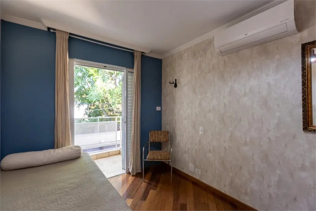 Sobrado à venda com 3 quartos, sendo 2 suítes, em Jardim Leonor, São Paulo, SP