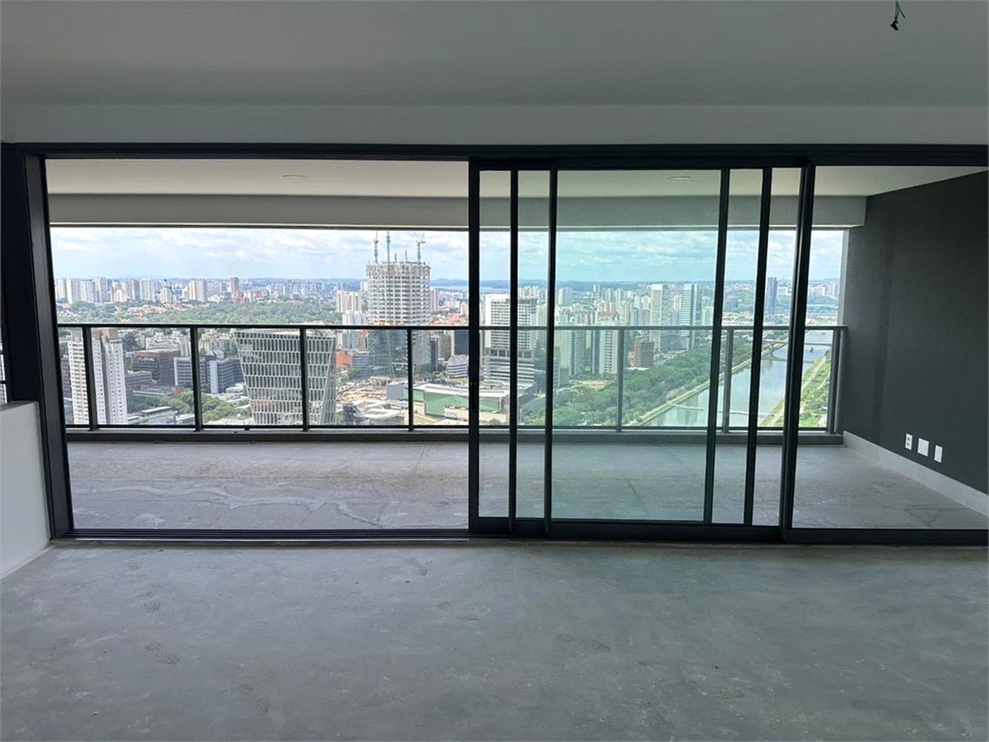 Apartamento à venda com 2 suítes em Jardim Morumbi, São Paulo, SP