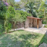 Casa à venda com 5 quartos, sendo 3 suítes, no condomínio Granja do Morumbi, São Paulo - SP