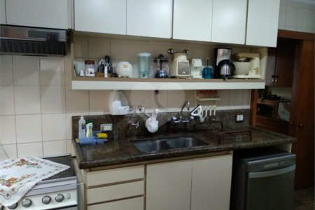 Sobrado à venda com 3 quartos, sendo 2 suítes,  em Brooklin Velho, São Paulo, SP