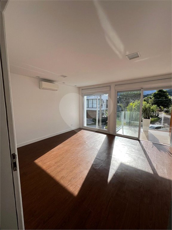Casa à venda com 3 suítes no condomínio Bella Cittá Mogi das Cruzes, Mogi das Cruzes - SP
