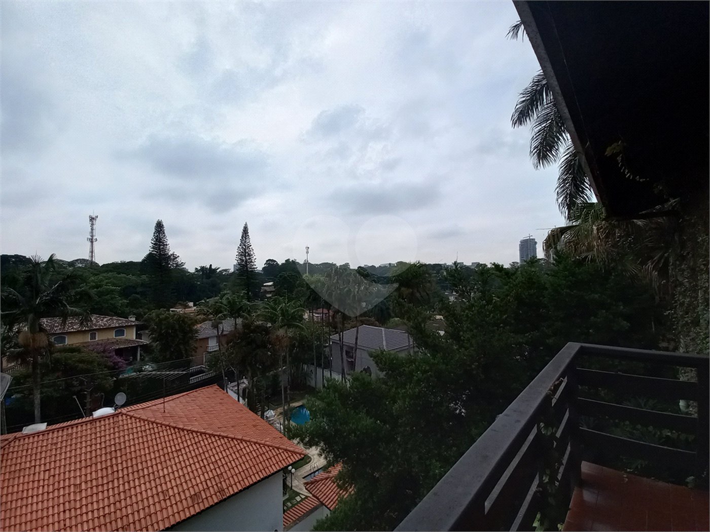 Sobrado à venda com 4 quartos, sendo 2 suítes, em Fazenda Morumbi, São Paulo, SP