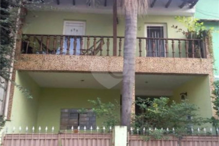 Sobrado à venda com 3 quartos em Jardim Rio Pequeno, São Paulo, SP