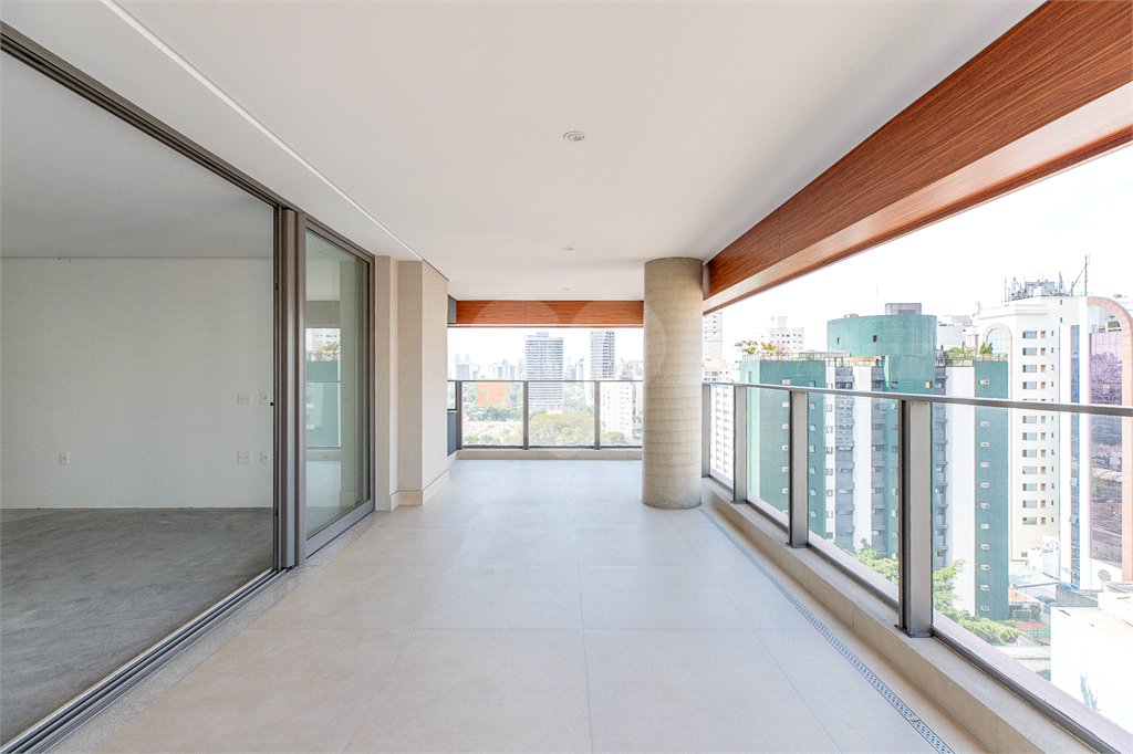 Apartamento à venda com 4 suítes em Campo Belo, São Paulo, SP