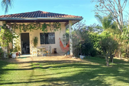 Chácara à venda com 4 quartos, sendo 3 suítes, em Monterrey, Louveira, SP