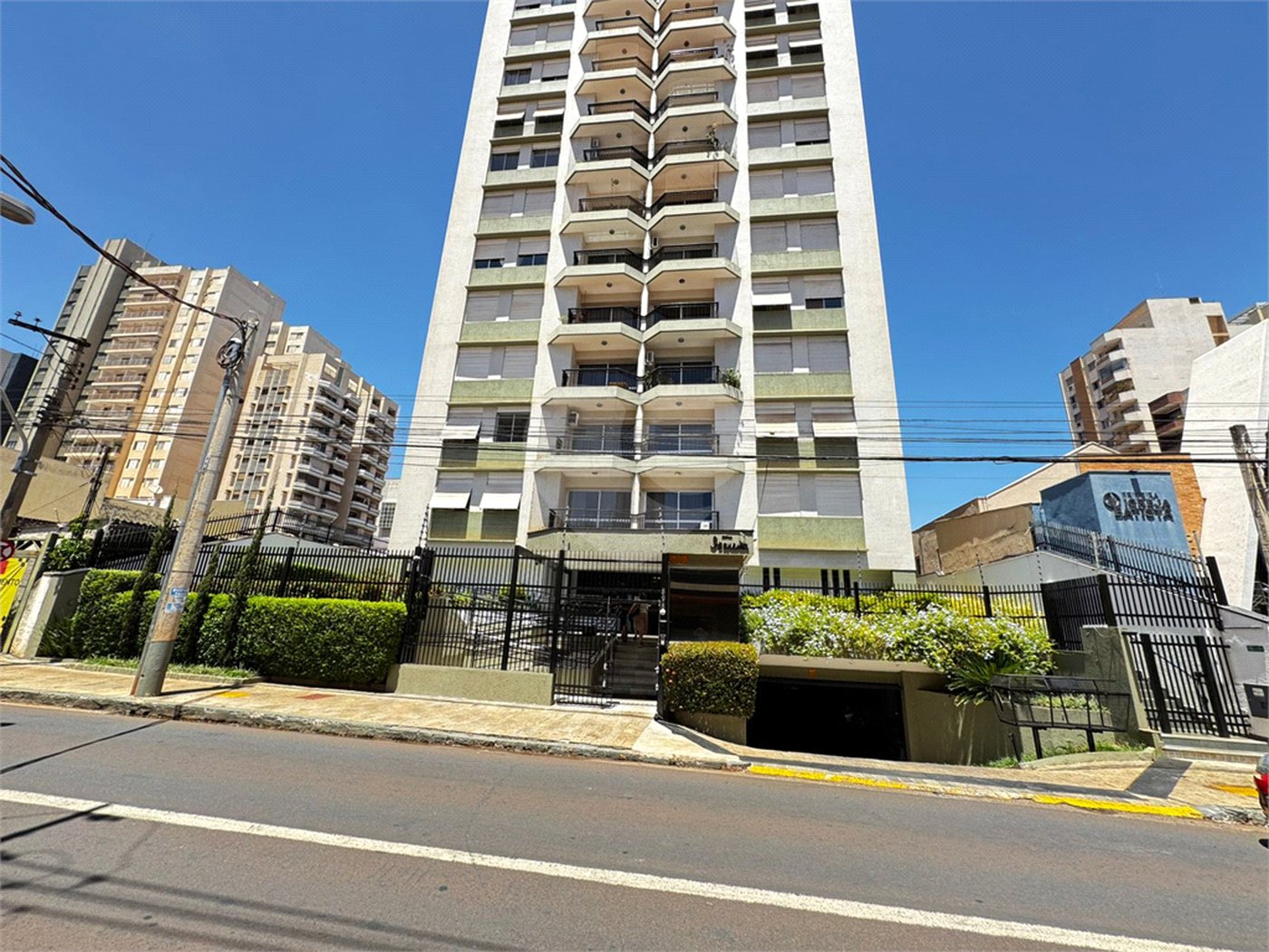 Apartamento à venda com 2 quartos, sendo 1 suíte,  em Vila Seixas, Ribeirão Preto, SP