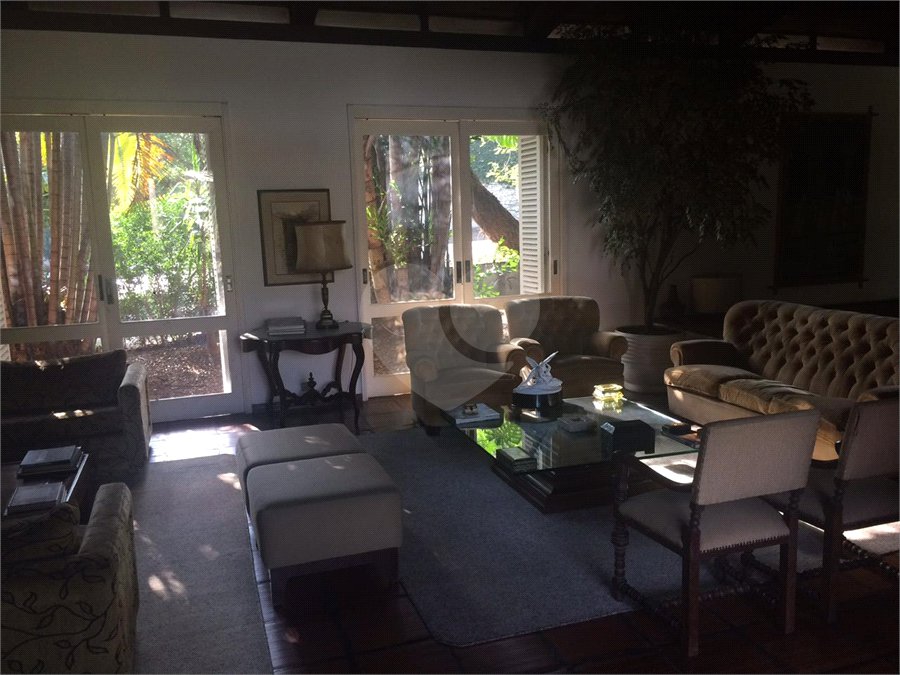 Casa à venda ou para alugar com 4 quartos, sendo 2 suítes, em Jardim Guedala, São Paulo, SP