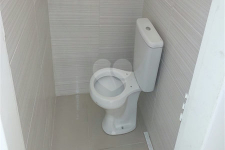Sobrado à venda com 3 quartos, sendo 2 suítes, em Vila Paulicéia, São Paulo, SP