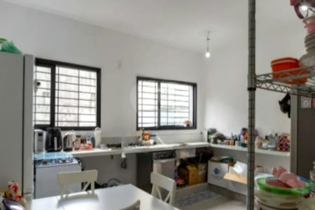 Casa à venda com 4 quartos, sendo 2 suítes, em Vila Gumercindo, São Paulo, SP