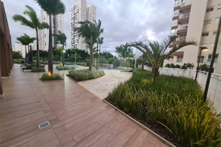Apartamento à venda com 3 quartos, sendo 1 suíte,  em Vila Anastácio, São Paulo, SP