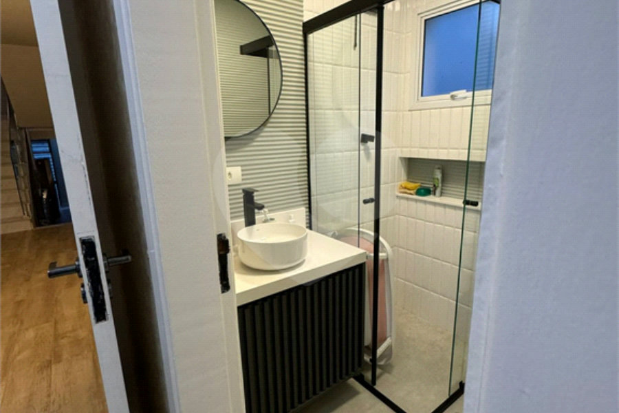 Casa à venda com 3 quartos, sendo 1 suíte, no condomínio Residencial Vegas, São Paulo - SP