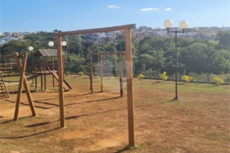 Casa à venda com 3 quartos, sendo 1 suíte, no condomínio Horto Florestal Villagio, Sorocaba - SP