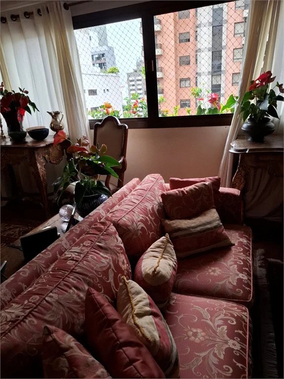 Apartamento à venda com 4 quartos, sendo 2 suítes, em Brooklin Paulista, São Paulo, SP