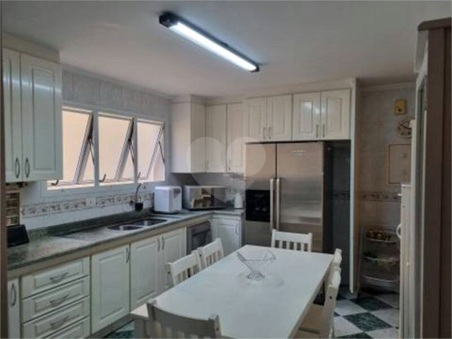 Apartamento à venda com 3 quartos, sendo 1 suíte,  em Vila Mariana, São Paulo, SP