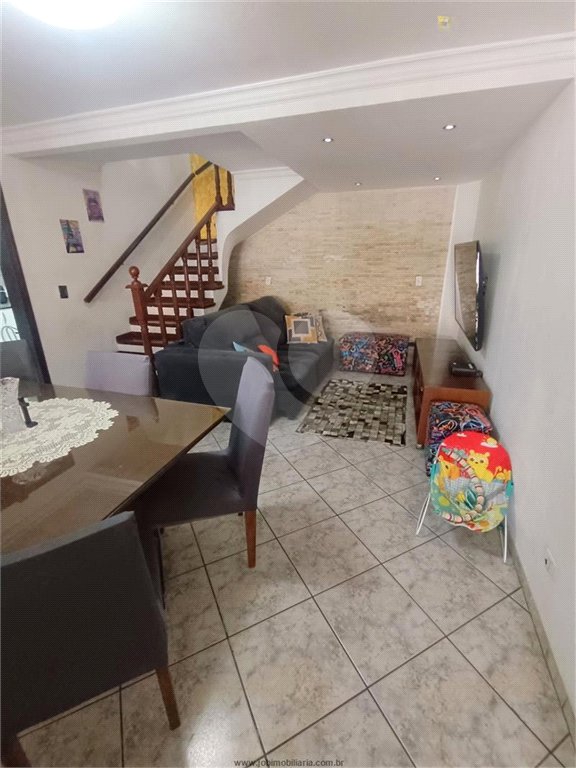 Sobrado à venda com 3 quartos, sendo 1 suíte, em Cidade Continental, São Paulo, SP