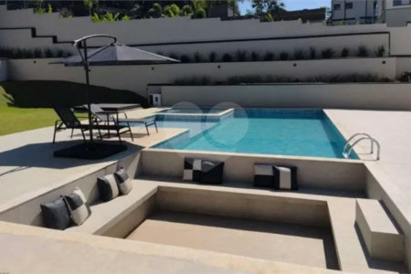 Casa à venda com 4 suítes no condomínio Fazenda Serra Azul, Itupeva - SP