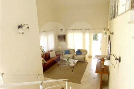 Casa à venda com 3 suítes no condomínio Residencial Parque Arco-íris, Atibaia - SP