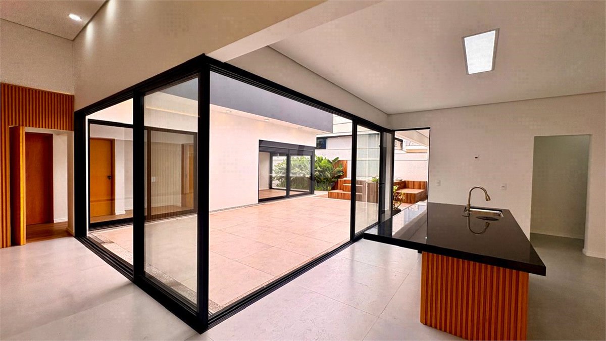 Casa à venda com 3 suítes no condomínio Campos do Conde I e II, Sorocaba - SP