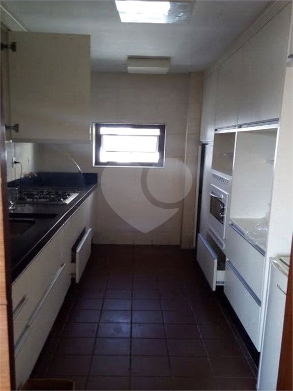 Apartamento à venda com 2 quartos, sendo 1 suíte, em Moema, São Paulo, SP