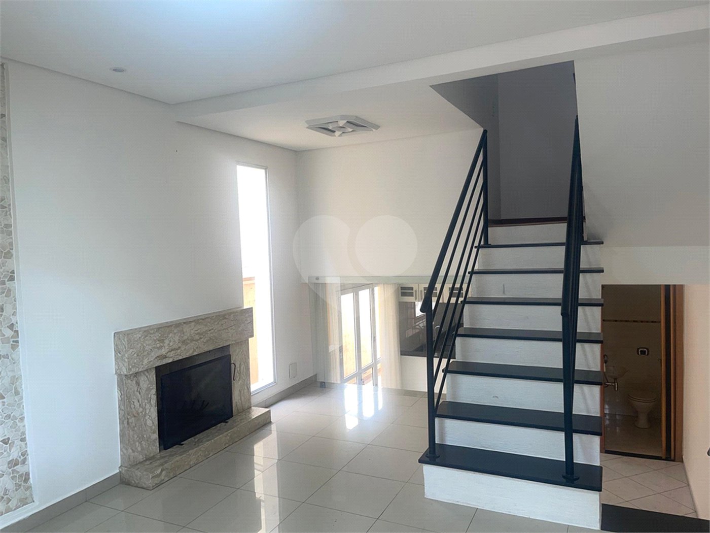 Casa à venda com 3 quartos, sendo 1 suíte,  no condomínio Vilagio Viccino, São Paulo - SP