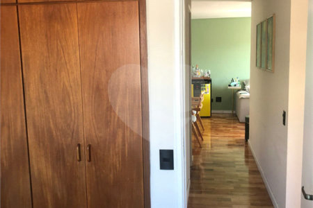Apartamento à venda com 3 quartos, sendo 1 suíte, em Jardim Mariliza, São Paulo, SP