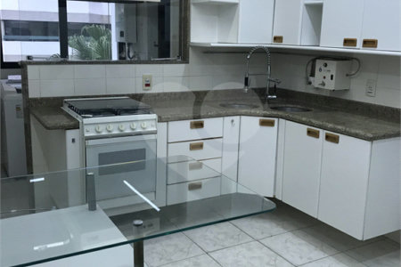 Apartamento à venda com 4 quartos, sendo 1 suíte, em Vila Uberabinha, São Paulo, SP