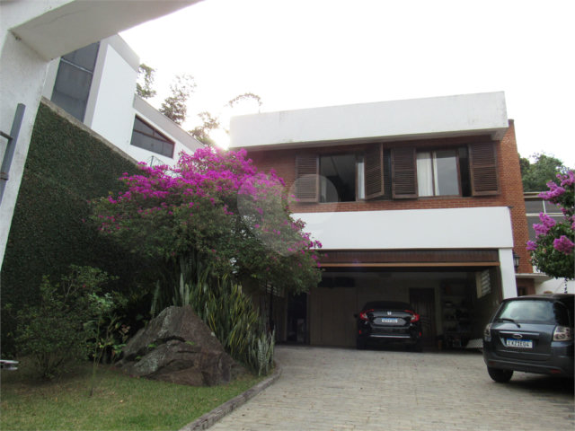 Sobrado à venda com 4 quartos, sendo 2 suítes,  em Tremembé, São Paulo, SP