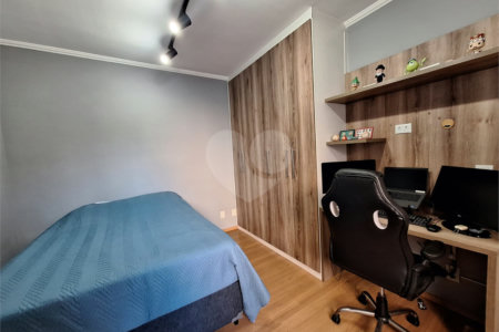 Casa à venda com 3 quartos, sendo 1 suíte, no condomínio Villaggio Tronchim, São Paulo - SP