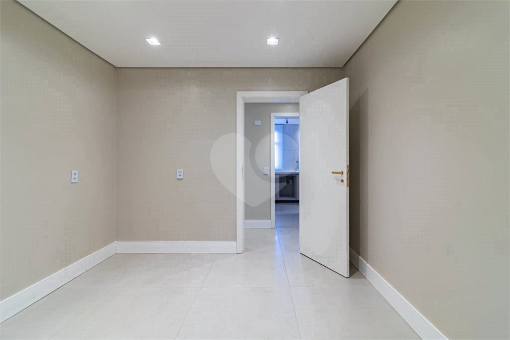 Apartamento à venda com 4 suítes em Vila Sofia, São Paulo, SP