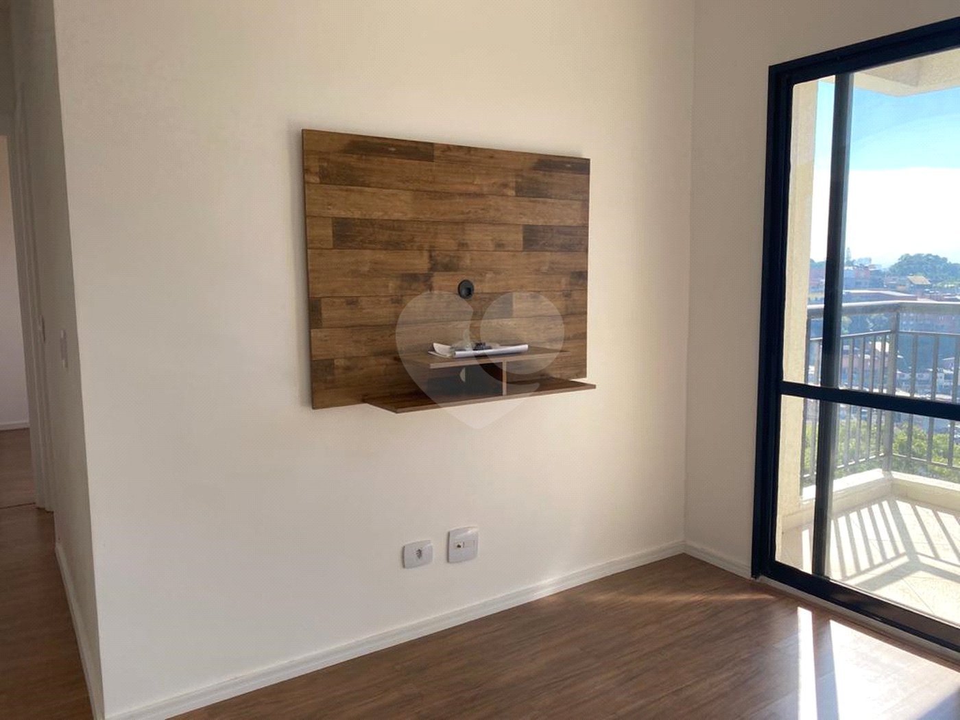 Apartamento à venda ou para alugar com 2 quartos, sendo 1 suíte, em Condomínio Granja Viana Ii, Cotia, SP