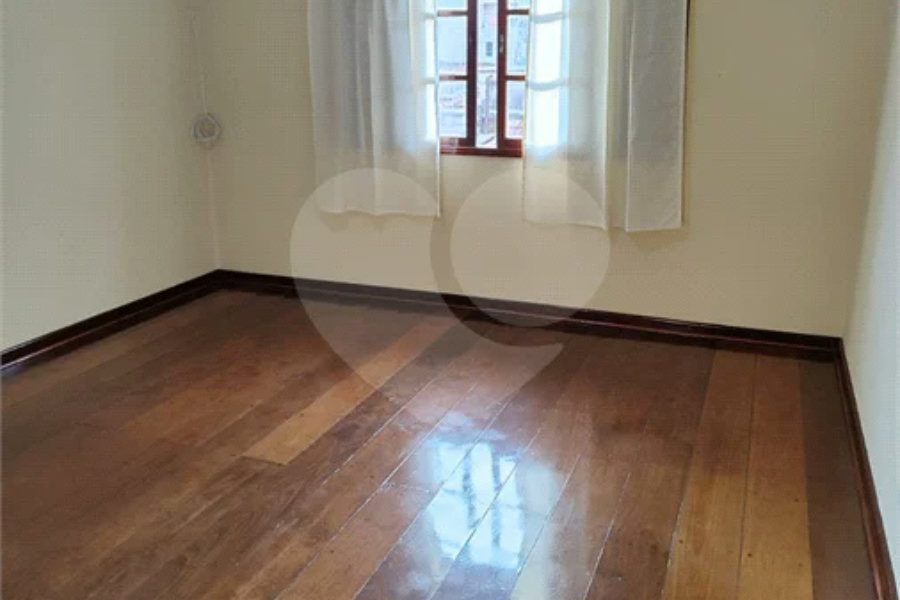 Sobrado à venda com 4 quartos, sendo 1 suíte, em Jaçanã, São Paulo, SP