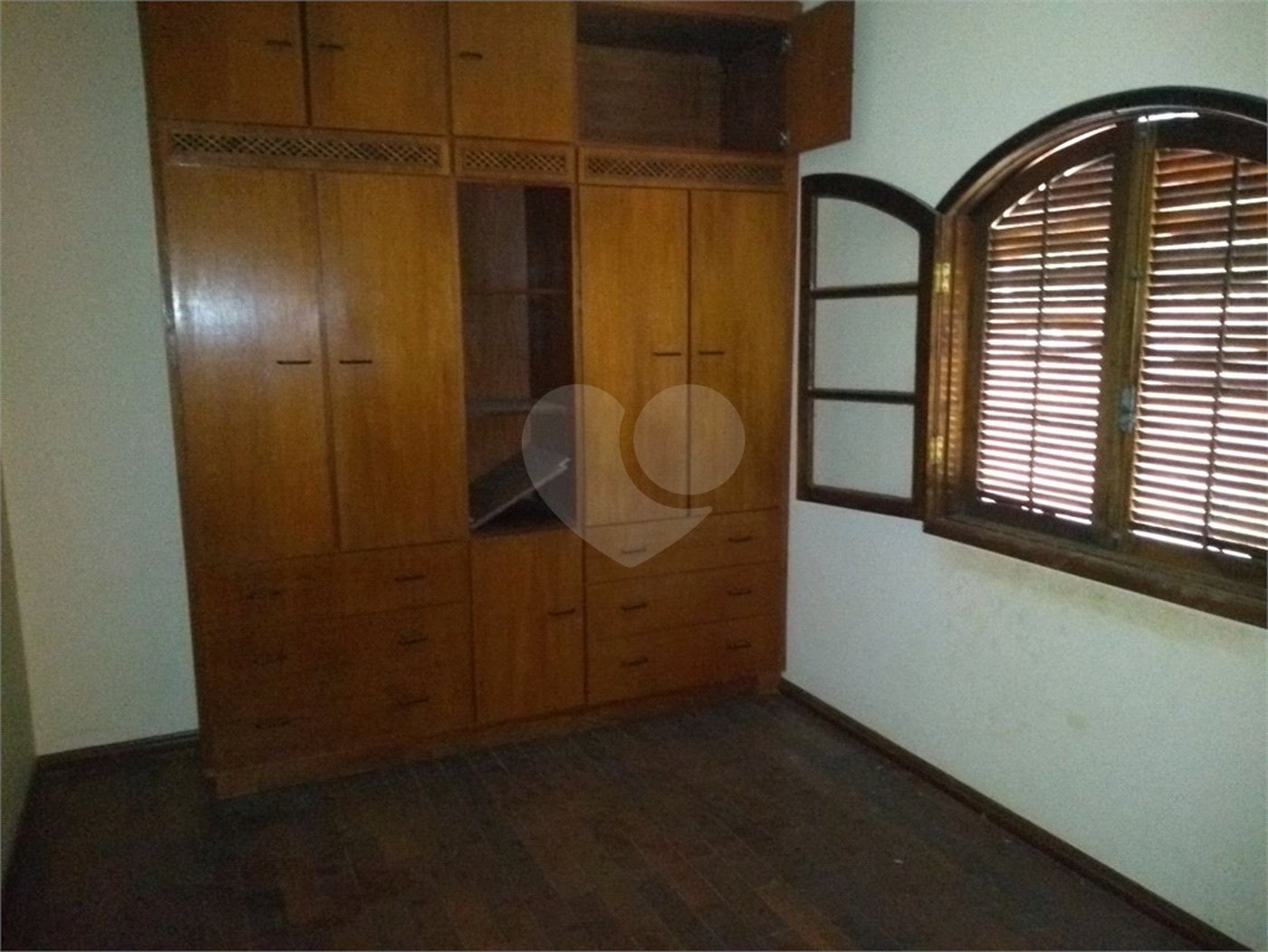 Sobrado à venda com 3 quartos, sendo 1 suíte, em Serra da Cantareira, Mairiporã, SP