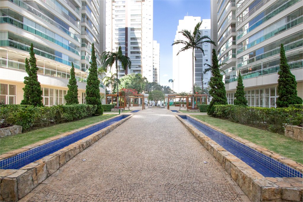 Apartamento à venda com 4 quartos, sendo 3 suítes,  em Vila Romana, São Paulo, SP