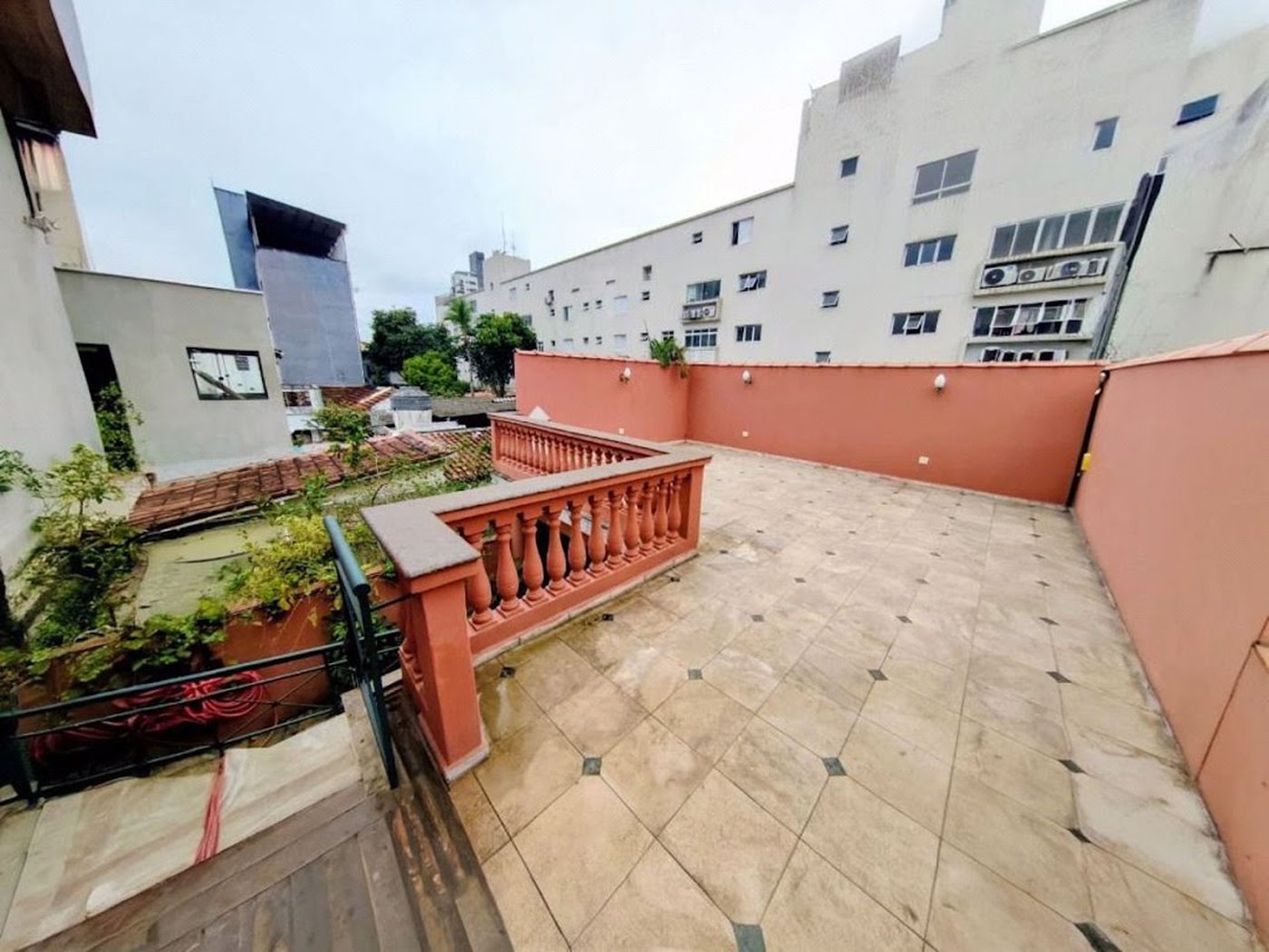 Casa com 7 dormitórios, 249 m² - venda por R$ 2.235.000,00 ou aluguel por R$ 15.000,00 - Gonzaga - Santos/SP