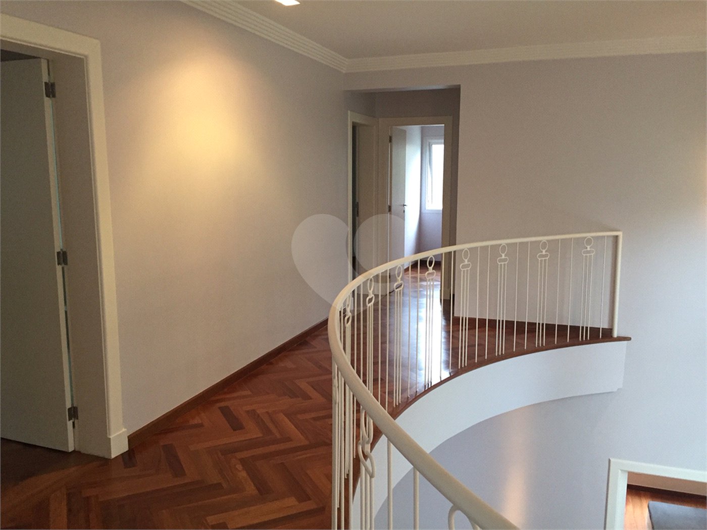 Casa à venda com 4 quartos, sendo 2 suítes, no condomínio Residencial Morumbi, São Paulo - SP