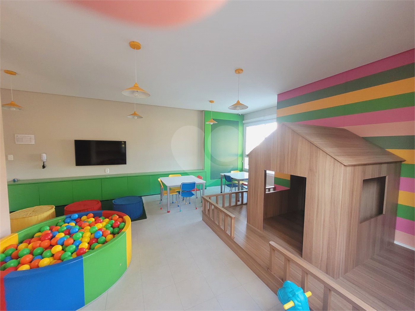 Apartamento à venda com 2 quartos, sendo 1 suíte,  em Jardim Marajoara, São Paulo, SP
