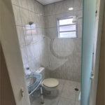 Sobrado à venda com 3 quartos, sendo 1 suíte, em Jardim Las Vegas, Santo André, SP