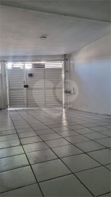 Sobrado à venda com 2 quartos em Vila Nivi, São Paulo, SP