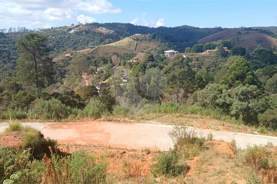 Terreno à venda no condomínio Basel Bourg, Campos do Jordão - SP