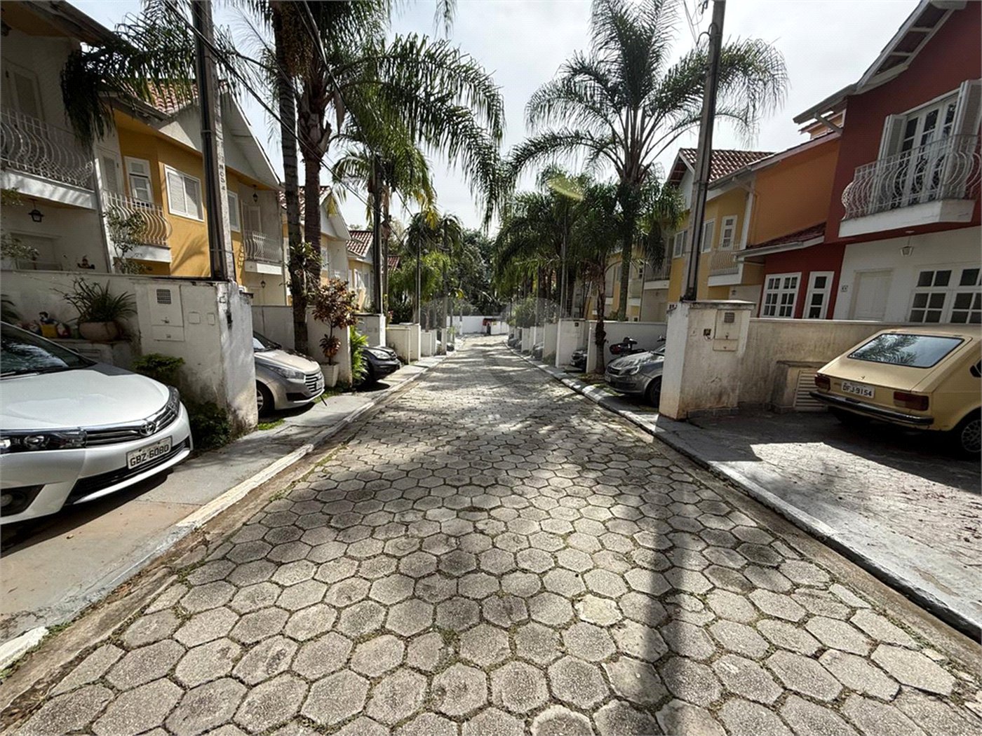 Casa à venda com 2 suítes no condomínio Village Palmas, São Paulo - SP