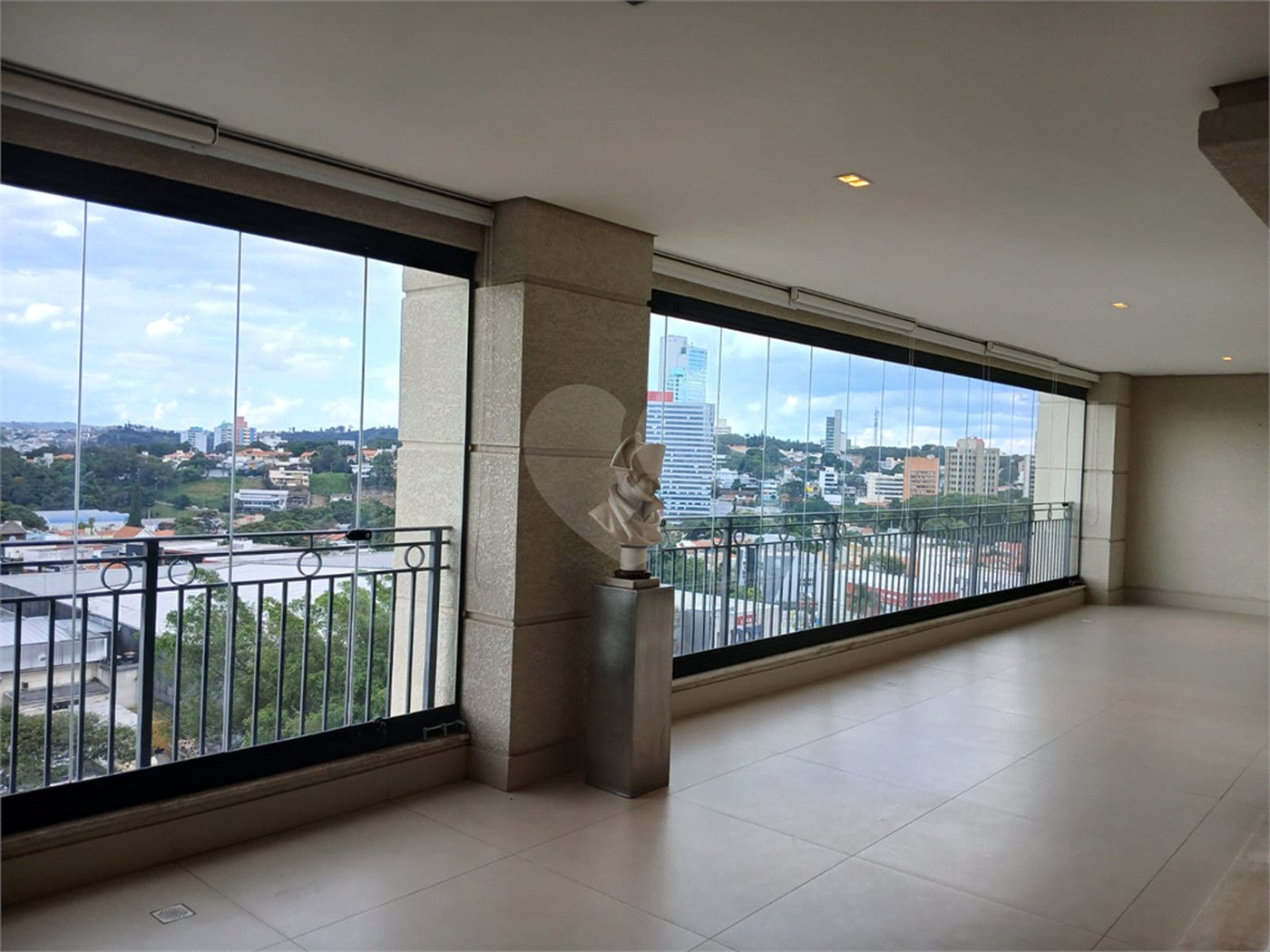 Apartamento à venda com 4 suítes em Anhangabaú, Jundiaí, SP